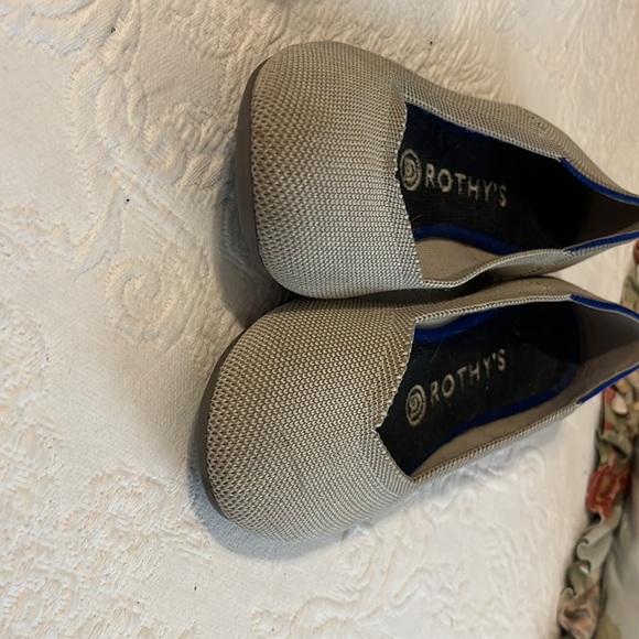 Rothy’s – 7 1/2 tan shoes - Picture 4 of 8